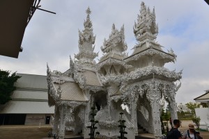Wat Rong Khun - weiteres Gebäude auf dem Gelände